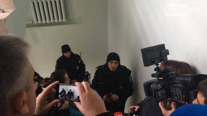 Налоговики проводят обыски в здании мэрии Кривого Рога