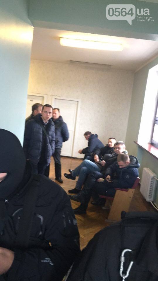 Налоговики проводят обыски в здании мэрии Кривого Рога