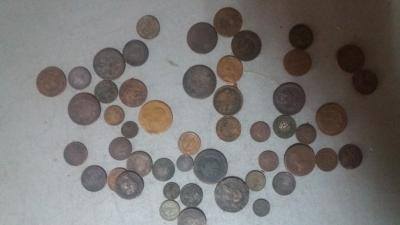 В Сумской области пограничники изъяли коллекцию редких монет, которую незаконно везли в РФ