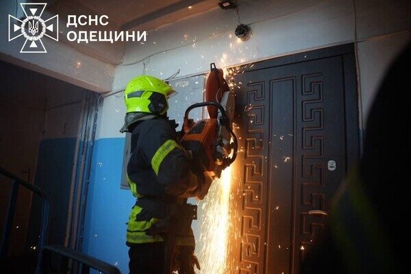 Взрыв в многоэтажке в Одессе: пострадала женщина