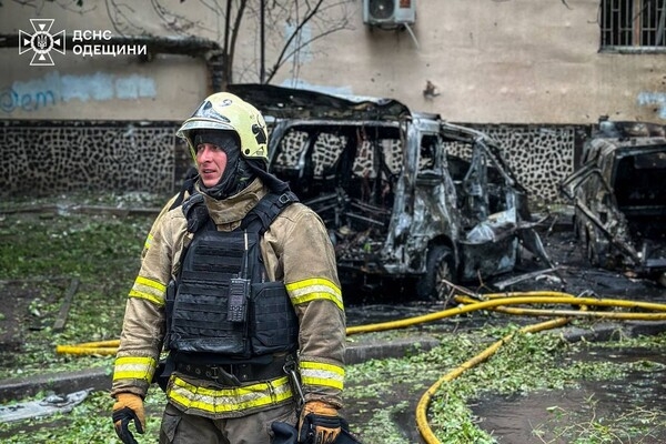 РФ атаковала Одессу дронами: обломки БпЛА упали на дом, пострадали люди (обновлено)